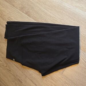 Lululemon black missing size .